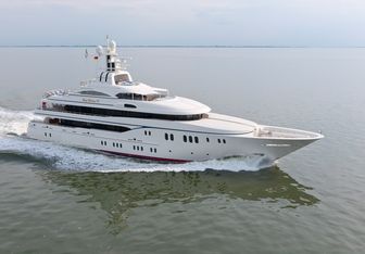 Lady Kathryn V Yacht Charter in Bahamas