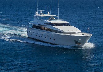 Marvi De Yacht Charter in Santorini